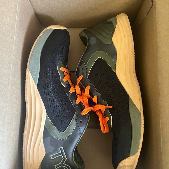 TYR CXT-1 Trainer Camo/ Black / Gum; Worn about 5-6 times.  Too narrow for me. - Picture 1 of 3
